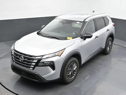 Used 2024 Nissan Rogue S FWD image 37