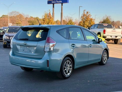 Used 2015 Toyota Prius V Two image 5