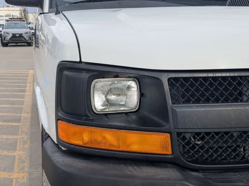 Used 2014 Chevrolet Express 2500 w/ Cold Climate Package image 10