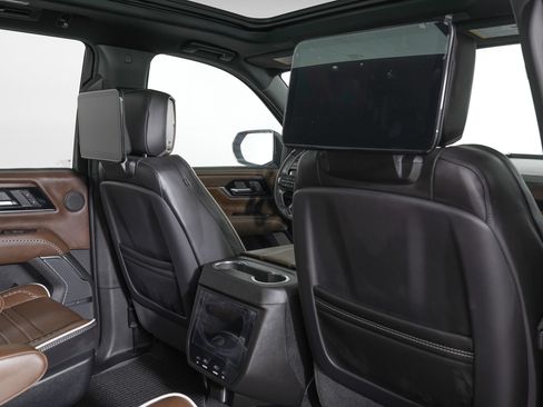Used 2026 GMC Yukon Denali Ultimate AWD/4WD image 11