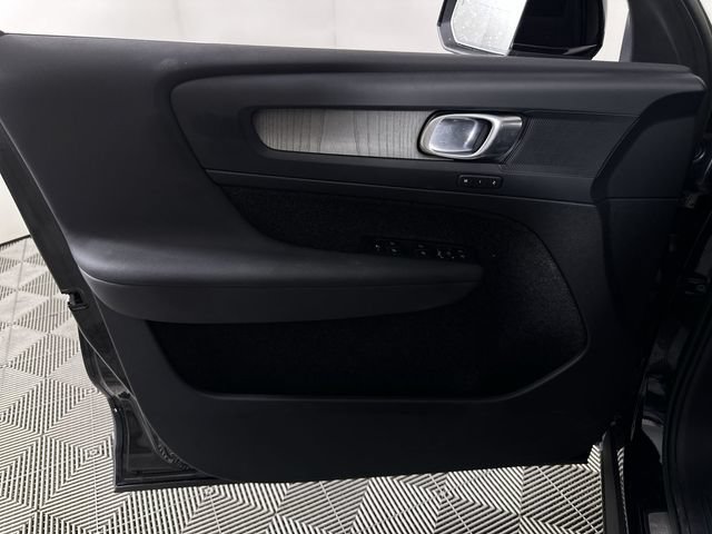 Used 2023 Volvo XC40 B5 Plus AWD/4WD image 23
