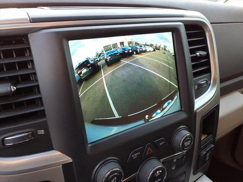 Used 2018 RAM 1500 SLT image 22