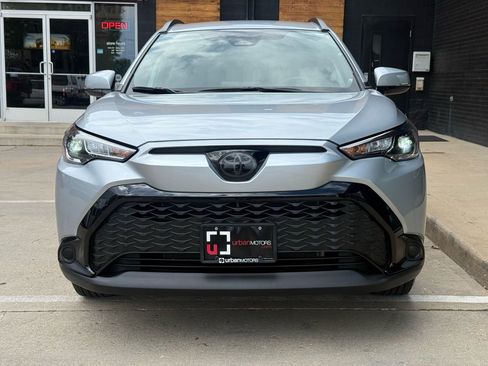 Used 2023 Toyota Corolla Cross SE image 7