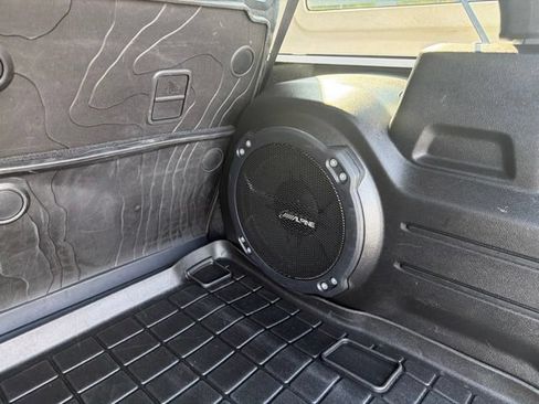 Used 2021 Jeep Wrangler Unlimited Sahara AWD/4WD image 8