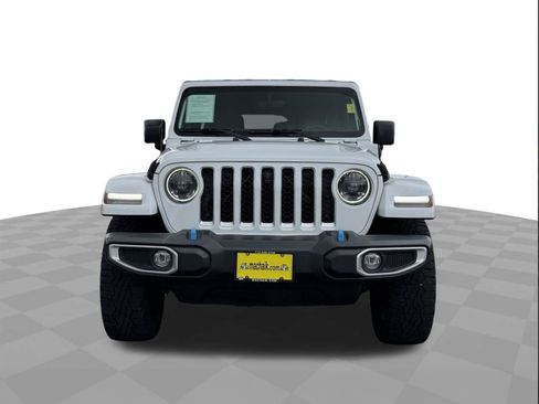 Used 2023 Jeep Wrangler Unlimited Sahara w/ Cold Weather Group AWD/4WD image 8