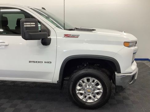 Used 2024 Chevrolet Silverado 2500 LT AWD/4WD image 21