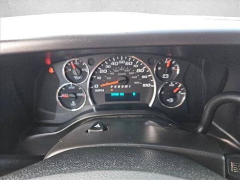 Used 2025 Chevrolet Express 2500 LT w/ LT Preferred Equipment Group RWD image 17