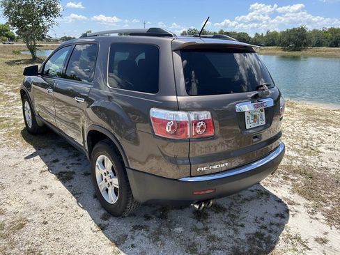Used 2011 GMC Acadia SLE FWD image 8