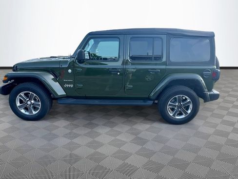 Used 2022 Jeep Wrangler Unlimited Sahara w/ Cold Weather Group AWD/4WD image 9