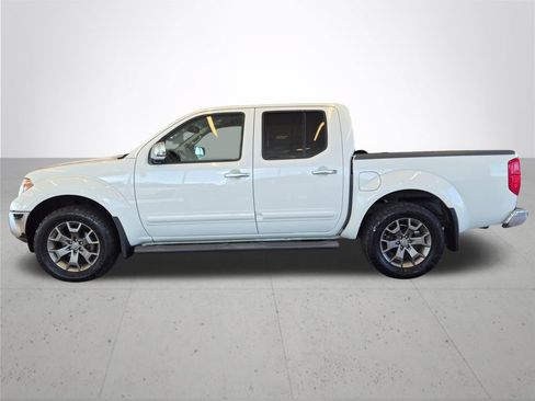 Used 2014 Nissan Frontier SL AWD/4WD image 11