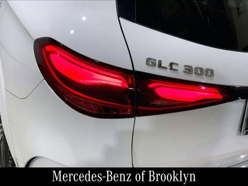 Used 2023 Mercedes-Benz GLC 300 GLC 300 image 32