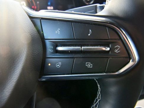 Used 2025 Chevrolet Traverse LT image 41