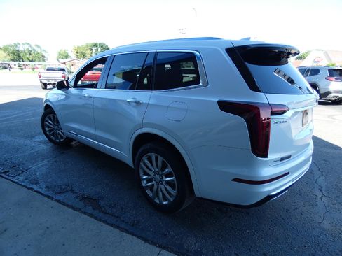 Used 2021 Cadillac XT6 Premium Luxury image 11