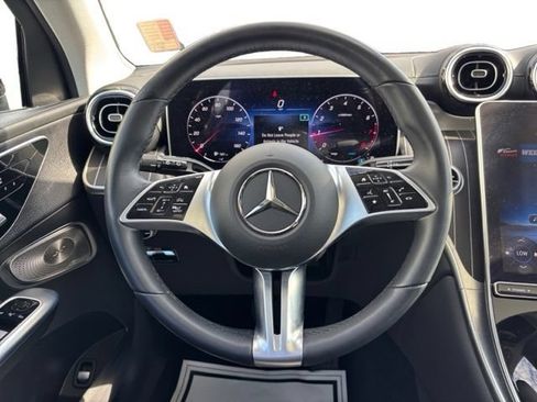 Used 2023 Mercedes-Benz GLC 300 4MATIC image 16