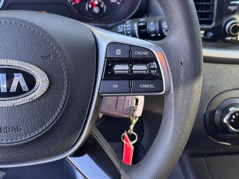 Used 2020 Kia Sorento LX image 29