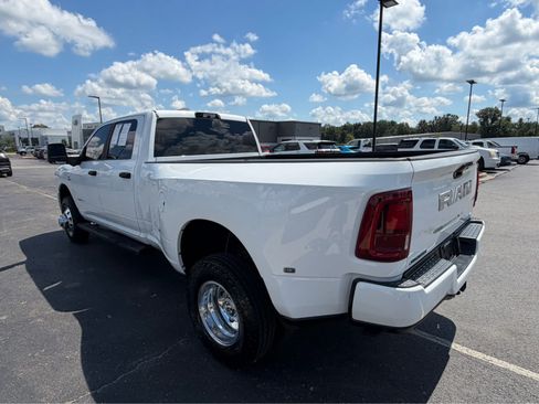 Used 2025 RAM 3500 Big Horn AWD/4WD image 7