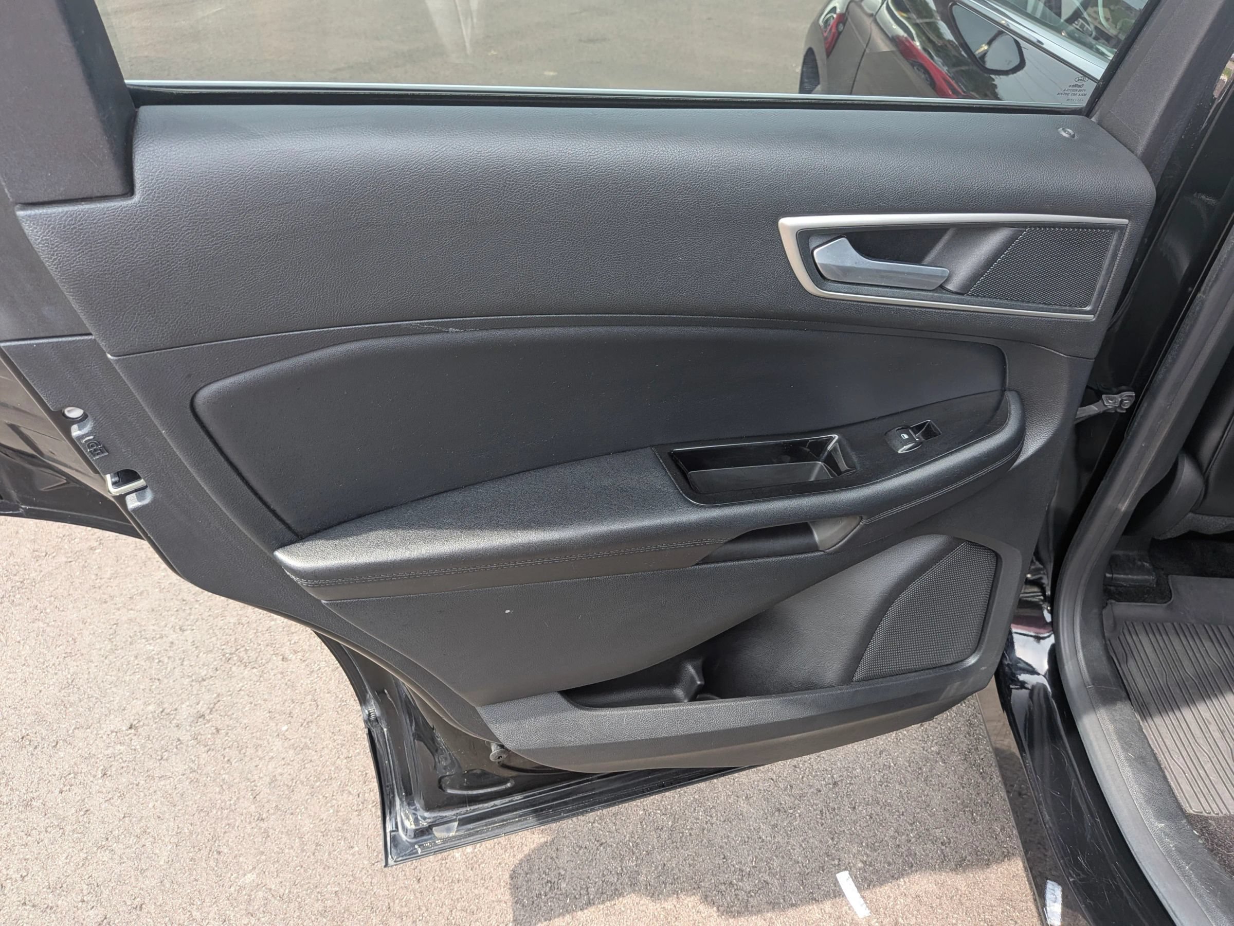 Used 2018 Ford Edge SEL w/ Equipment Group 201A AWD/4WD image 34
