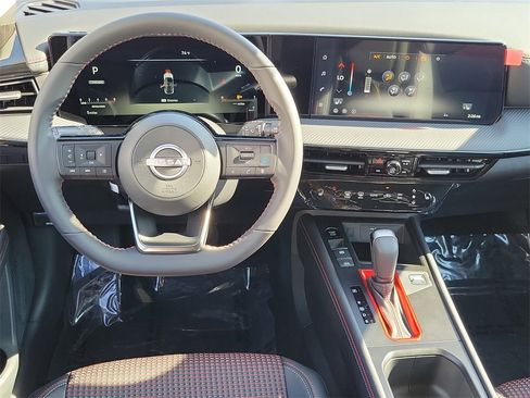 New 2026 Nissan Kicks SR w/ Cold Weather Package image 5