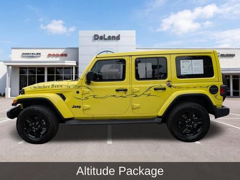 Used 2023 Jeep Wrangler Unlimited Sahara AWD/4WD image 7