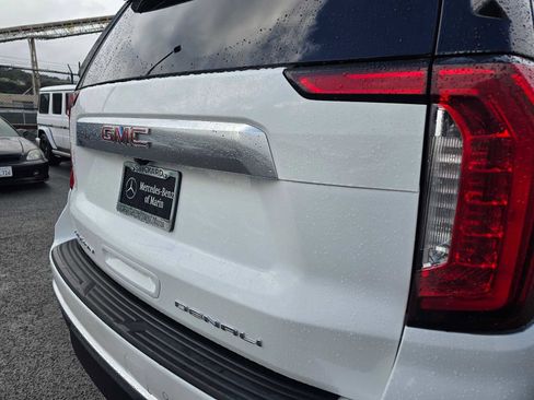 Used 2024 GMC Yukon XL Denali image 15