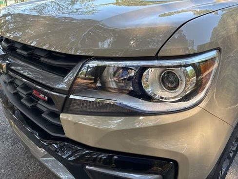 Used 2022 Chevrolet Colorado Z71 AWD/4WD image 10