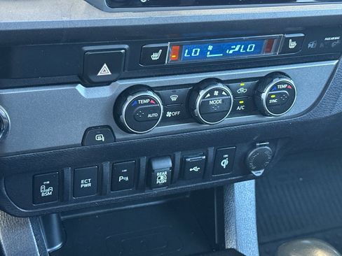 Certified 2022 Toyota Tacoma TRD Off-Road RWD image 19