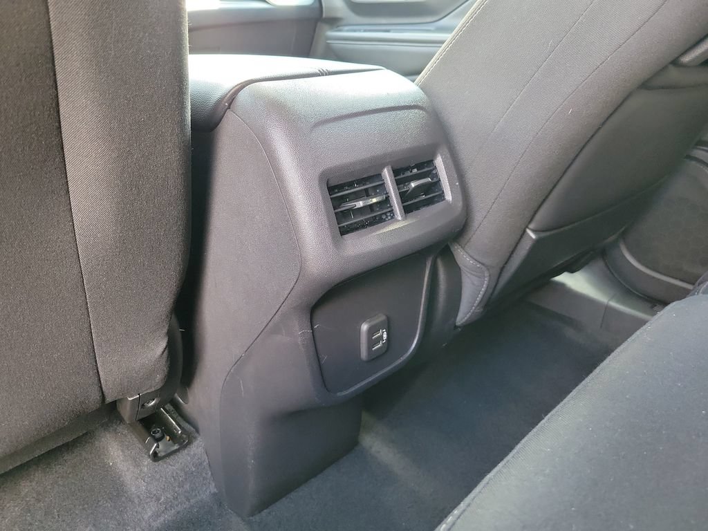 Used 2024 GMC Terrain SLE AWD/4WD image 15