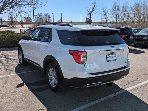 Used 2022 Ford Explorer XLT w/ Equipment Group 202A image 6