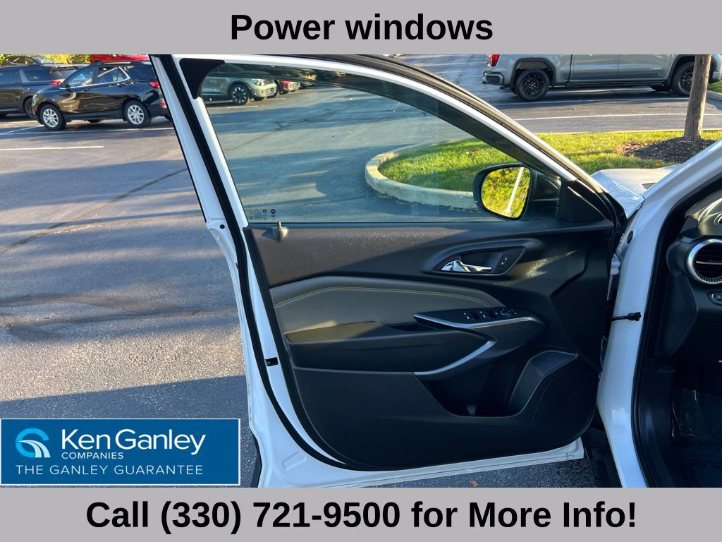 Used 2025 Chevrolet Trax ACTIV w/ Sunroof Package FWD image 23