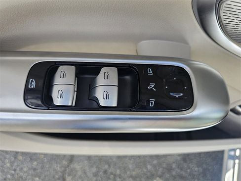 New 2025 Mercedes-Benz C 300 Sedan image 12