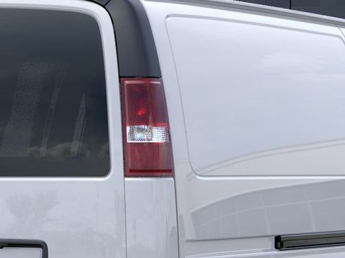 New 2026 Chevrolet Express 3500 Extended RWD image 12