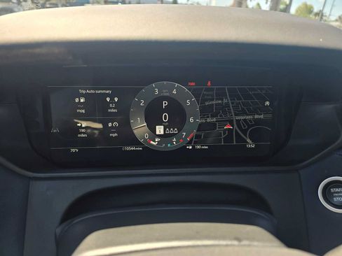 Used 2026 Land Rover Range Rover Velar Dynamic SE AWD/4WD image 27