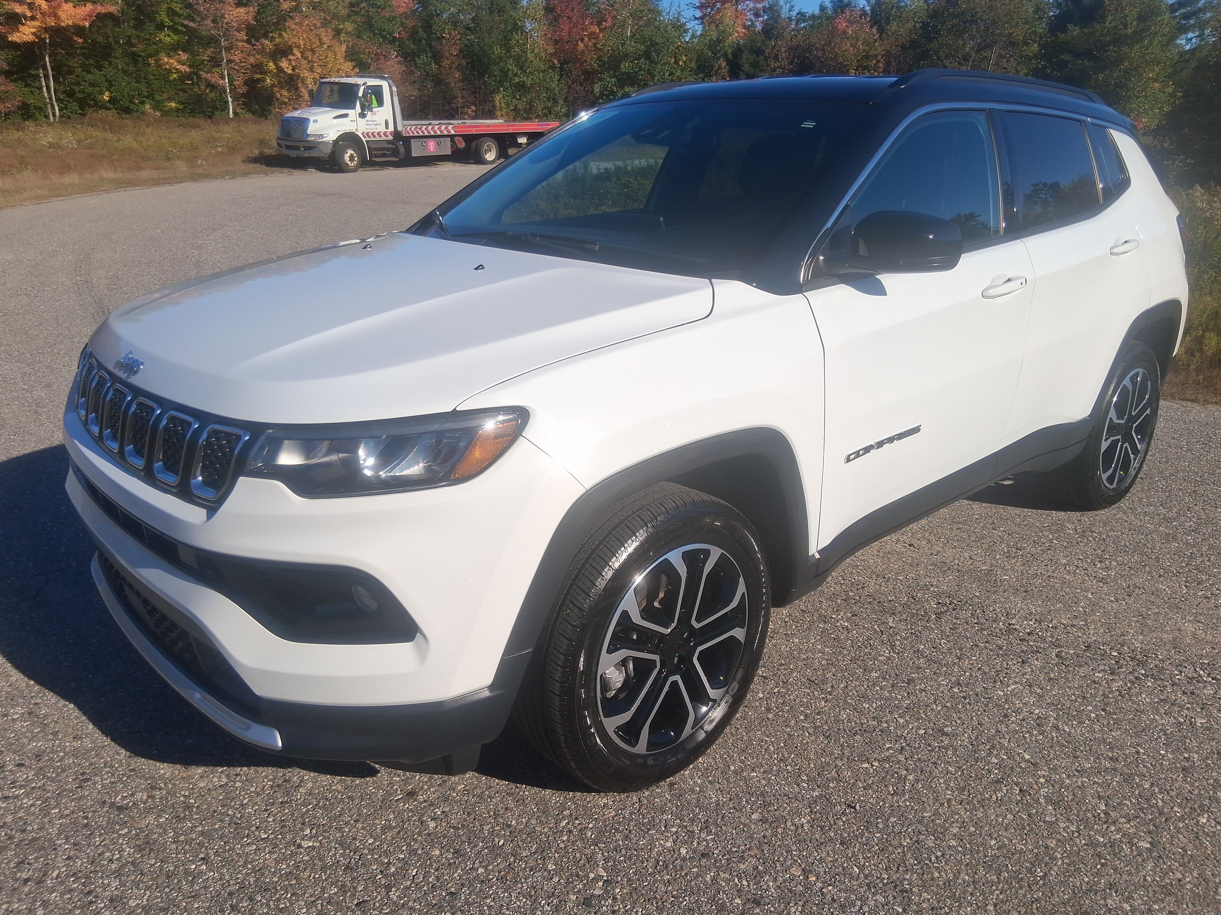 Used 2024 Jeep Compass Limited AWD/4WD image 1