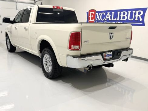 Used 2018 RAM 1500 Laramie w/ Convenience Group AWD/4WD image 7
