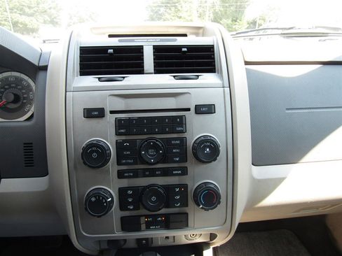 Used 2009 Ford Escape XLT image 23