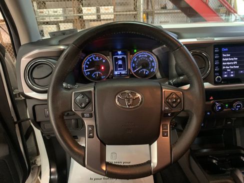 Used 2022 Toyota Tacoma SR5 w/ SR5 Appearance Package (SM) AWD/4WD image 26