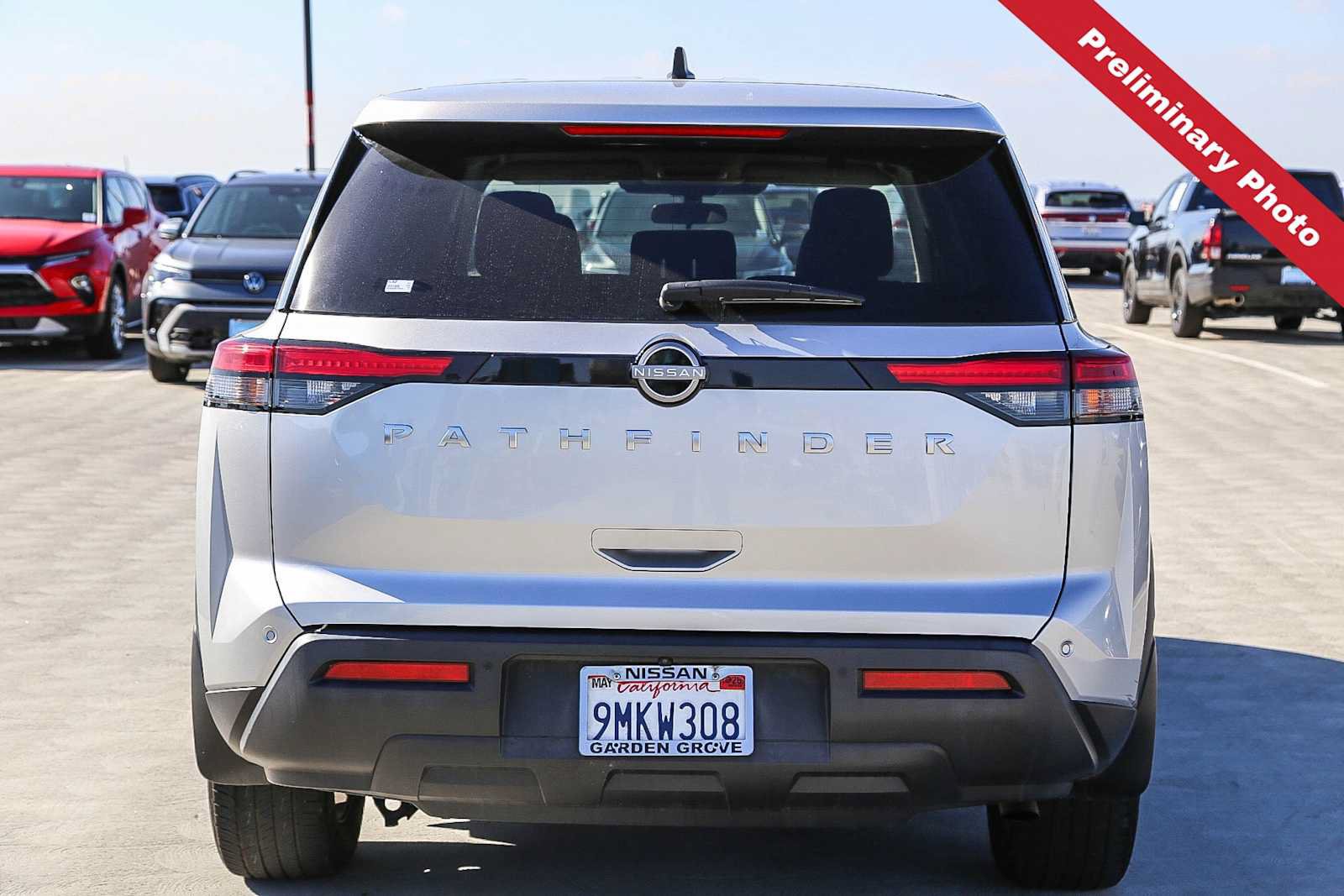 Used 2024 Nissan Pathfinder S FWD image 7