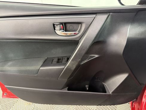 Used 2017 Toyota Corolla LE w/ Carpet Mat Package (TMS) FWD image 14