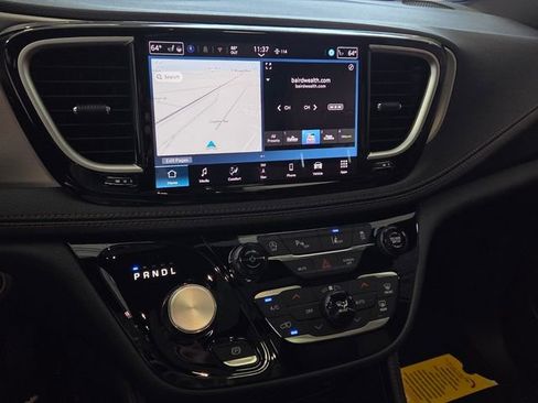 New 2026 Chrysler Pacifica Pinnacle image 21