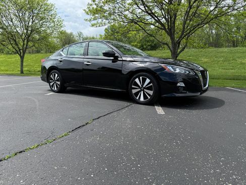 Used 2019 Nissan Altima 2.5 SL image 1