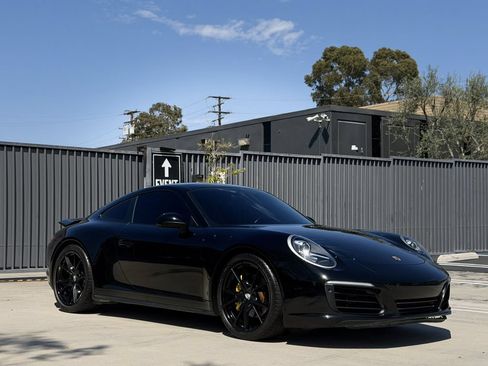 Used 2019 Porsche 911 Carrera 4 AWD/4WD image 7