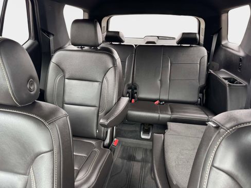 Used 2023 Chevrolet Traverse LT w/ Midnight/Sport Edition image 40