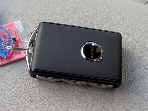 New 2026 Volvo XC90 B6 Ultra w/ Protection Package image 32