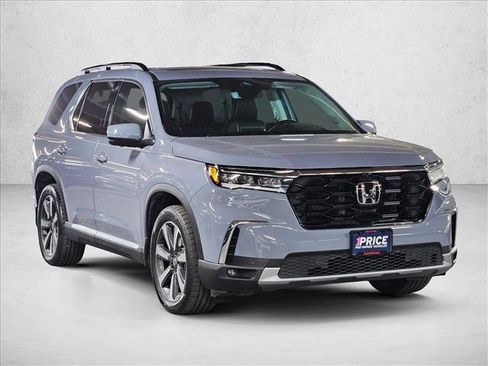 Used 2023 Honda Pilot Elite image 3