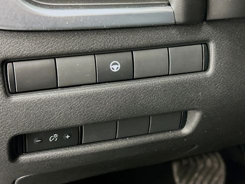 Used 2023 Nissan Rogue SV image 17