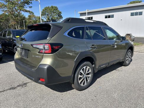 Used 2025 Subaru Outback Premium image 3