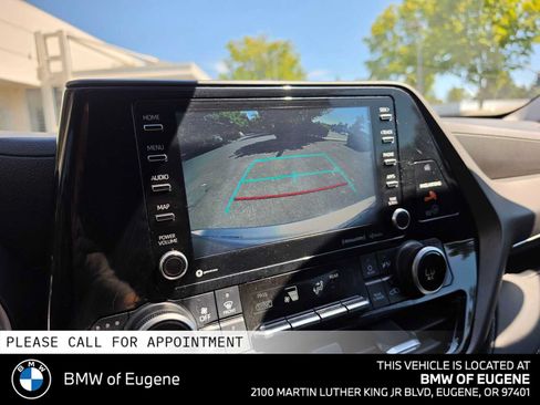 Used 2022 Toyota Highlander XLE AWD/4WD image 28
