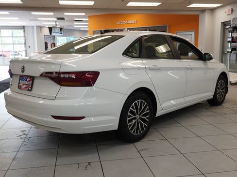 Used 2019 Volkswagen Jetta SE FWD image 12