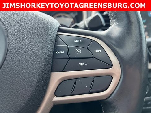 Used 2017 Jeep Cherokee Limited image 22