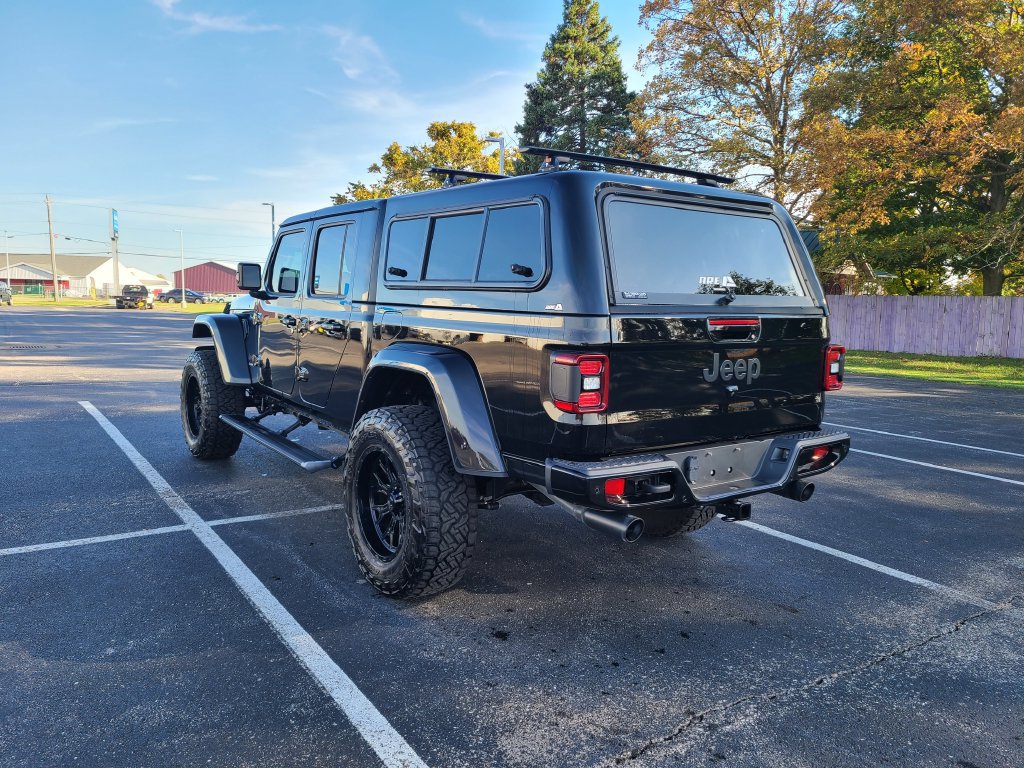 Used 2022 Jeep Gladiator Overland AWD/4WD image 5